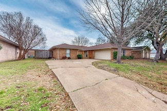 7202 Lakeshore Dr, Rowlett, TX 75089