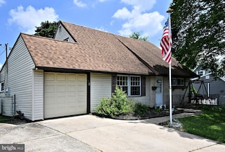 24 Conifer Rd, Levittown, PA 19057