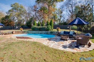 127 Featherstone Ln SE, Owens Cross Roads, AL 35763