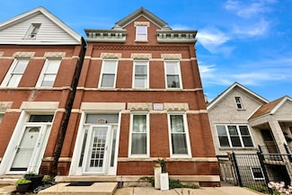 918 W 35th Place, Chicago, IL 60609
