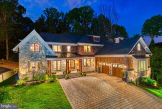 5029 38th St N, Arlington, VA 22207