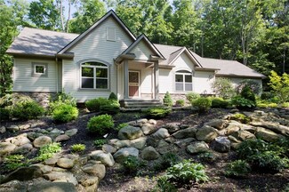 10910 Cedar Rd, Chesterland, OH 44026