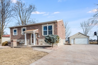 309 Ridge Cir, Streamwood, IL 60107