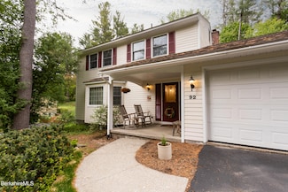 92 Leroi Dr, Pittsfield, MA 01201