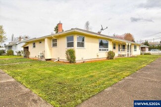 221 E Carolina St, Lebanon, OR 97355