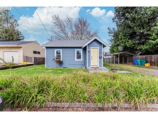 11003 NE Broadway St, Portland, OR 97220