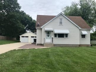 420 N Library St, Waterloo, IL 62298