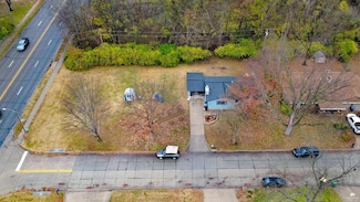 1105 Village Dr, Manhattan, KS 66503