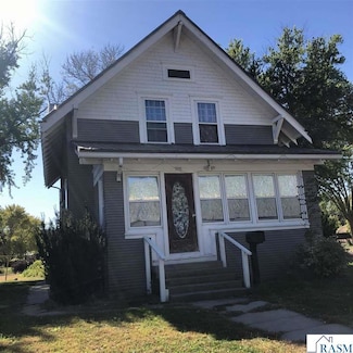 900 8th Ave N, Saint James, MN 56081