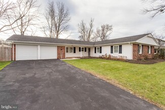 13105 Memory Ln, Fairfax, VA 22033