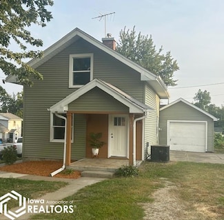 1402 Summit St, Marshalltown, IA 50158