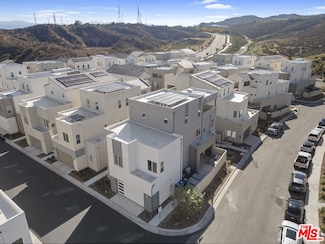 26666 Beartown Ln, Valencia, CA 91381