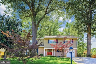 8407 Brewster Dr, Alexandria, VA 22308