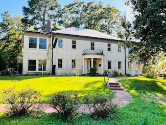 743 Graham St, Camden, AR 71701
