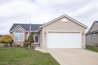 38216 Pelican Lake Dr, North Ridgeville, OH 44039