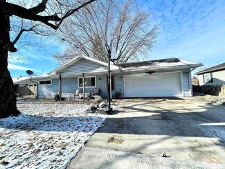 225 Wickersham Dr W, Kokomo, IN 46901