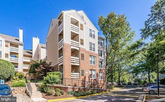 244 S Reynolds St Unit 303, Alexandria, VA 22304
