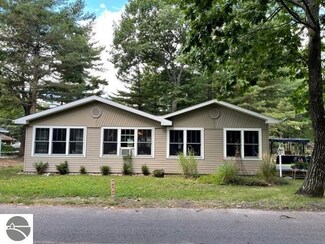 5318 E 29th St, Au Gres, MI 48703