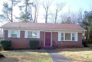 318 3rd Ave SE, Hickory, NC 28602