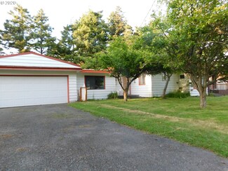 10 Geer Cir, Port Orford, OR 97465
