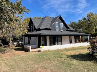 306 E Elm St, Hinton, OK 73047