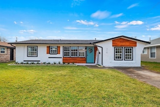 710 Carpenter Dr, Garland, TX 75040