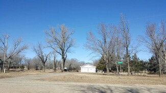 911 N Brook Rd, Belle Plaine, KS 67013