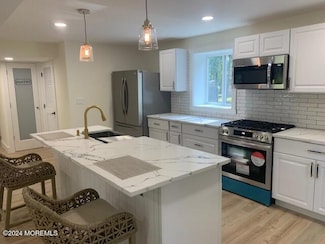 91 Ward St, Bayville, NJ 08721