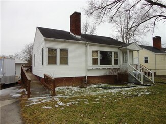 541 Broadway St, Austin, IN 47102