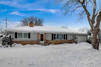 209 Hill St, de Forest, WI 53532