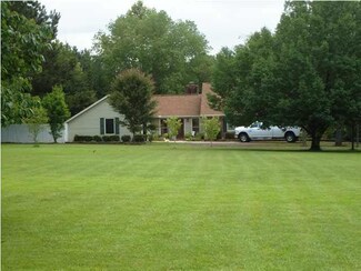 253 Mccormick Rd, Forest, MS 39074
