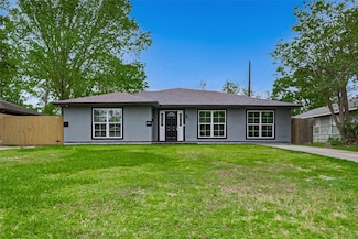1425 Confederate Rd, Houston, TX 77055