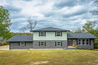 8178 Savannah Hills Dr, Ooltewah, TN 37363