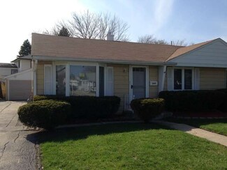 8742 S Kostner Ave, Hometown, IL 60456