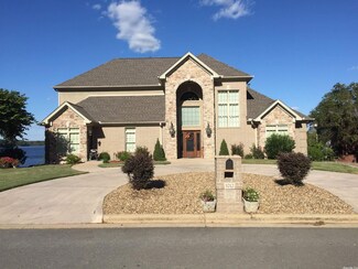 5712 Riviera Dr, Benton, AR 72019