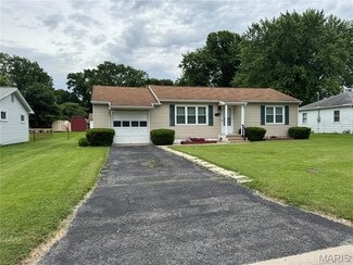 115 Frey Ln, Fairview Heights, IL 62208