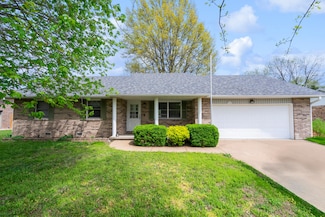 431 N Rechow Ave, Bolivar, MO 65613