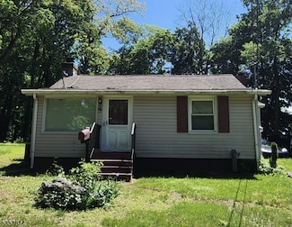 212 N Beverwyck Rd, Lake Hiawatha, NJ 07034