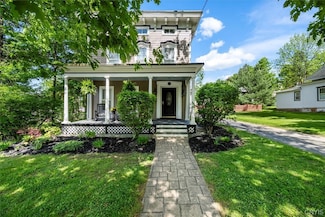 17 Marvin St, Clinton, NY 13323