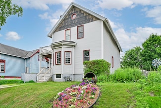 2225 S Woodward St, Milwaukee, WI 53207