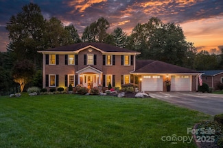 302 Redwood Place, Lenoir, NC 28645