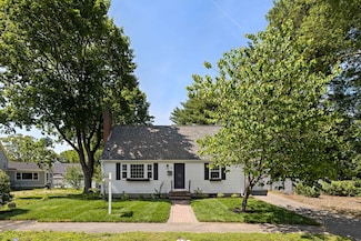 16 Carol Dr, Dedham, MA 02026
