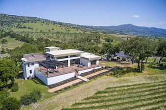 1049 Loma Vista Dr, Napa, CA 94558