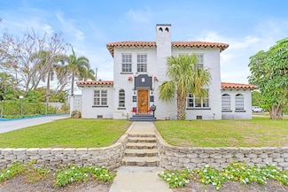 921 Paseo Palmera, West Palm Beach, FL 33405