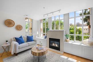 700 W Harbor Dr Unit 202, San Diego, CA 92101