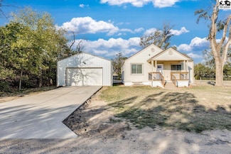 1501 Harding St, Hutchinson, KS 67501