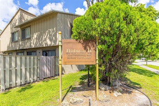 5970 NW 21st St, Lauderhill, FL 33313