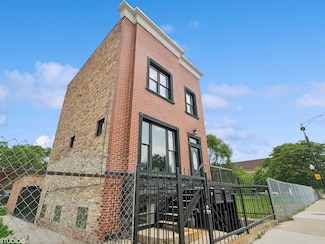 709 S Sacramento Blvd, Chicago, IL 60612