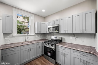 205 W Loudon St, Philadelphia, PA 19120