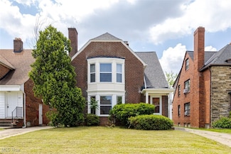 13614 Cedar Rd, University Heights, OH 44118